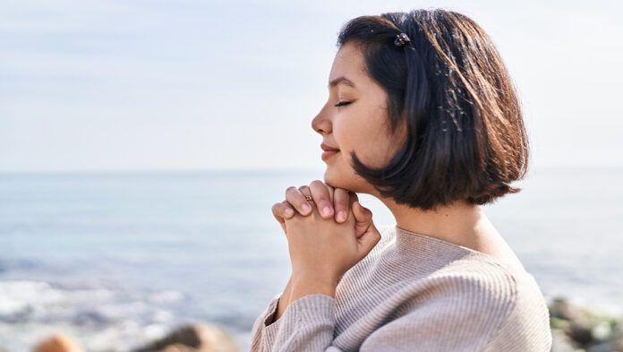 al-orar-creele-a-Dios